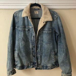 Gap jean jacket Sherpa trim distressed wash
